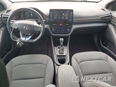 Zdjęcie 8 z 12 samochodu: 2020 HYUNDAI IONIQ SE VIN:KMHC75LC0LU240671 - miniatura