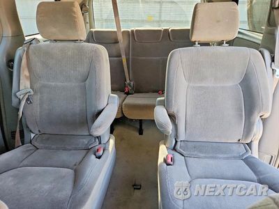 Zdjęcie 10 z 13 samochodu: 2004 TOYOTA SIENNA LE 7 PASSENGER VIN:5TDZA23C04S040636 - miniatura