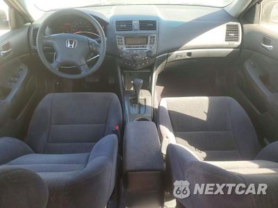 Zdjęcie 8 z 12 samochodu: 2004 HONDA ACCORD LX VIN:JHMCM56354C008727 - miniatura