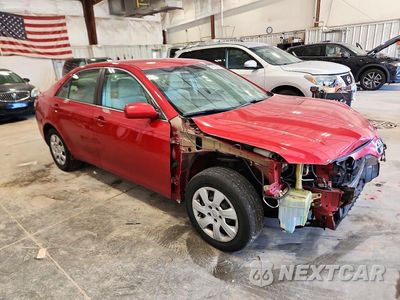 Czwarte zdjęcie samochodu z boku: 2010 TOYOTA CAMRY LE VIN:4T4BF3EK9AR070918 - miniatura