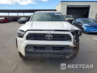 Piąte zdjęcie samochodu w środku: 2025 TOYOTA 4RUNNER SR5 VIN:JTEVA5BR0S5052659 - miniatura