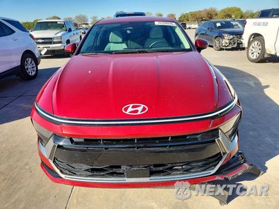 Piąte zdjęcie samochodu w środku: 2024 HYUNDAI SONATA HYBRID SEL VIN:KMHL34JJ6RA101064 - miniatura