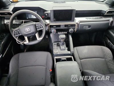 Zdjęcie 8 z 13 samochodu: 2025 TOYOTA TACOMA SR5 VIN:3TMKB5FN9SM039849 - miniatura