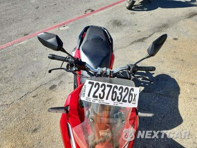 Piąte zdjęcie samochodu w środku: 2022 HONDA ADV150 A VIN:MLHKF3854N5100344 - miniatura