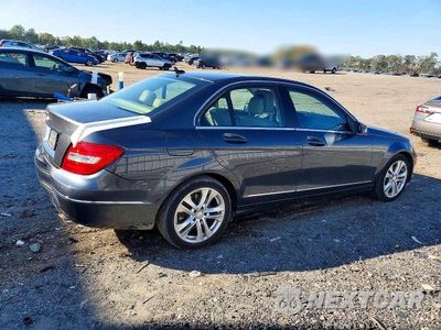 Trzecie zdjęcie samochodu z tyłu: 2013 MERCEDES-BENZ C 300 4MATIC VIN:WDDGF8AB5DR287502 - miniatura