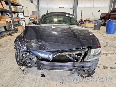 Piąte zdjęcie samochodu w środku: 2005 BMW Z4 2.5 VIN:4USBT33575LS55768 - miniatura