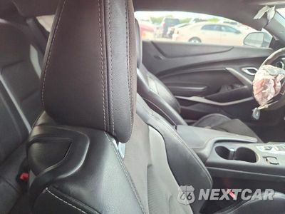 Zdjęcie 10 z 12 samochodu: 2019 CHEVROLET CAMARO SS VIN:1G1FE1R71K0113940 - miniatura