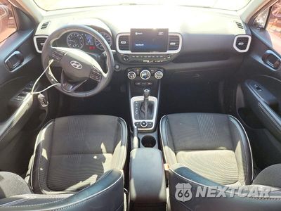 Zdjęcie 8 z 14 samochodu: 2022 HYUNDAI VENUE LIMITED VIN:KMHRC8A30NU173969 - miniatura