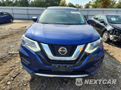 Piąte zdjęcie samochodu w środku: 2018 NISSAN ROGUE S VIN:5N1AT2MV1JC760673 - miniatura