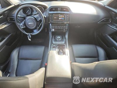 Zdjęcie 8 z 12 samochodu: 2018 JAGUAR XE PREMIUM VIN:SAJAJ4FX3JCP26403 - miniatura