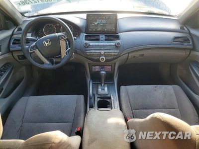 Zdjęcie 8 z 13 samochodu: 2010 HONDA ACCORD LXP VIN:1HGCP2F45AA022412 - miniatura