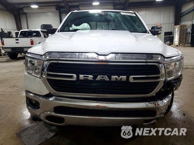 Piąte zdjęcie samochodu w środku: 2019 RAM 1500 BIG HORN/LONE STAR VIN:1C6SRFFT2KN748006 - miniatura