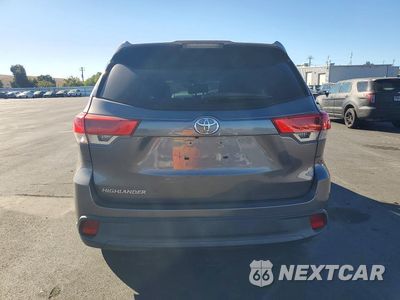 Zdjęcie 6 z 12 samochodu: 2019 TOYOTA HIGHLANDER LE VIN:5TDZARFH5KS049913 - miniatura