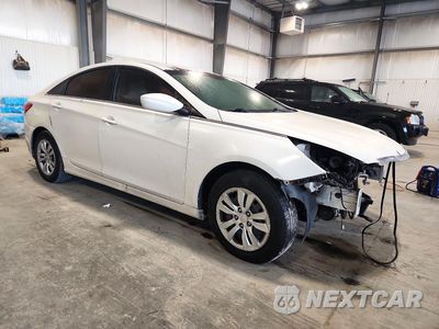 Czwarte zdjęcie samochodu z boku: 2012 HYUNDAI SONATA GLS VIN:5NPEB4AC6CH325615 - miniatura