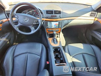 Zdjęcie 8 z 12 samochodu: 2009 MERCEDES-BENZ E 350 4MATIC VIN:WDBUF87X99B369893 - miniatura