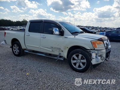 Czwarte zdjęcie samochodu z boku: 2015 NISSAN TITAN SL VIN:1N6AA0EC9FN500722 - miniatura