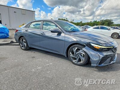 Czwarte zdjęcie samochodu z boku: 2025 HYUNDAI ELANTRA LIMITED VIN:KMHLP4DG2SU085129 - miniatura