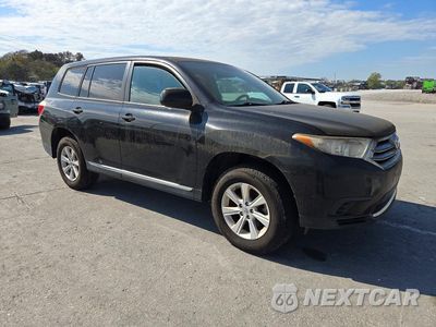 Czwarte zdjęcie samochodu z boku: 2013 TOYOTA HIGHLANDER BASE VIN:5TDZA3EHXDS040965 - miniatura