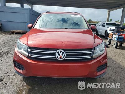 Piąte zdjęcie samochodu w środku: 2016 VOLKSWAGEN TIGUAN S VIN:WVGAV7AX9GW040719 - miniatura