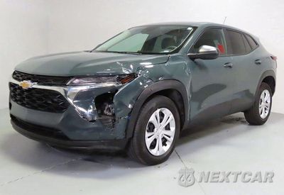 Drugie zdjęcie samochodu z przodu: 2025 CHEVROLET TRAX LS VIN:KL77LFEP7SC293442 - miniatura