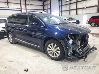 Czwarte zdjęcie samochodu z boku: 2019 CHRYSLER PACIFICA TOURING L VIN:2C4RC1BG6KR554537 - miniatura