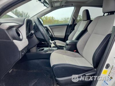Zdjęcie 7 z 13 samochodu: 2016 TOYOTA RAV4 XLE VIN:2T3RFREV0GW440630 - miniatura