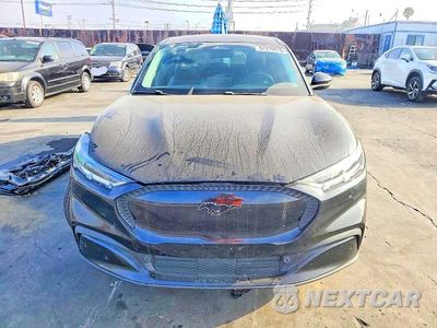 Piąte zdjęcie samochodu w środku: 2021 FORD MUSTANG MACH-E SELECT VIN:3FMTK1RM3MMA49372 - miniatura