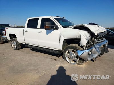 Czwarte zdjęcie samochodu z boku: 2018 CHEVROLET SILVERADO K2500 HEAVY DUTY LT VIN:1GC1KVEY3JF110680 - miniatura
