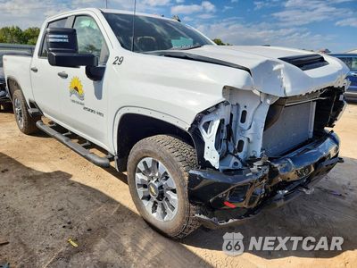 Czwarte zdjęcie samochodu z boku: 2026 CHEVROLET SILVERADO K2500 CUSTOM VIN:1GC4KME79TF306771 - miniatura