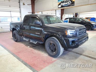 Czwarte zdjęcie samochodu z boku: 2005 TOYOTA TACOMA BASE VIN:5TEUX42N05Z115346 - miniatura