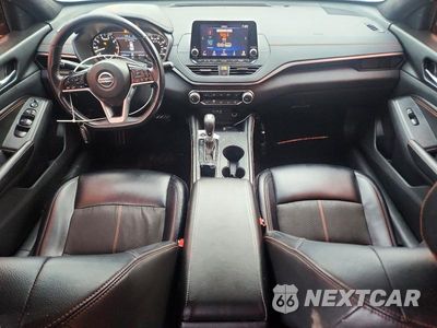 Zdjęcie 8 z 13 samochodu: 2019 NISSAN ALTIMA SR VIN:1N4BL4CV3KC124138 - miniatura