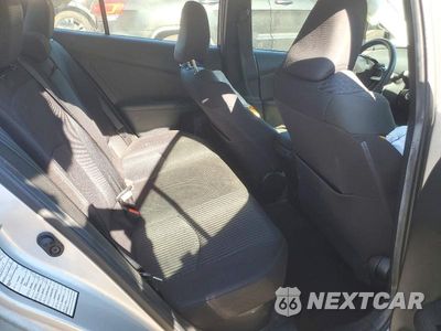 Zdjęcie 10 z 12 samochodu: 2016 TOYOTA PRIUS TWO VIN:JTDKBRFUXG3517445 - miniatura