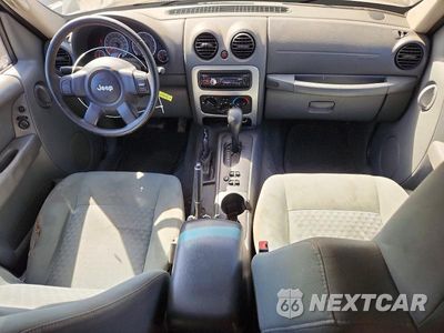 Zdjęcie 8 z 13 samochodu: 2006 JEEP LIBERTY SPORT VIN:1J4GL48K96W294498 - miniatura