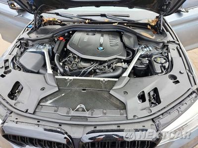Zdjęcie 11 z 13 samochodu: 2018 BMW 540 I VIN:WBAJE5C50JWA95944 - miniatura