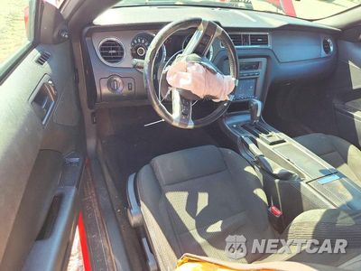 Zdjęcie 8 z 13 samochodu: 2014 FORD MUSTANG VIN:1ZVBP8AM2E5314843 - miniatura