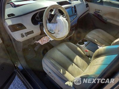 Zdjęcie 8 z 14 samochodu: 2014 TOYOTA SIENNA XLE 8-PASSENGER VIN:5TDYK3DC3ES466142 - miniatura