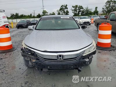 Piąte zdjęcie samochodu w środku: 2017 HONDA ACCORD EXL VIN:1HGCR2F95HA092296 - miniatura