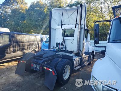 Trzecie zdjęcie samochodu z tyłu: 2020 KENWORTH T680 SEMI TRUCK VIN:1XKYA48X6LJ393160 - miniatura