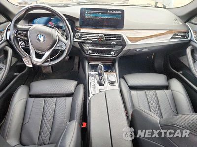 Zdjęcie 8 z 12 samochodu: 2023 BMW 530XE VIN:WBA33AG09PCN66650 - miniatura