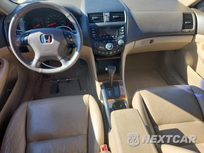 Zdjęcie 8 z 12 samochodu: 2004 HONDA ACCORD EX VIN:1HGCM66534A034121 - miniatura
