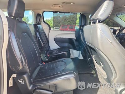 Zdjęcie 11 z 13 samochodu: 2017 CHRYSLER PACIFICA TOURING L VIN:2C4RC1BG5HR683135 - miniatura