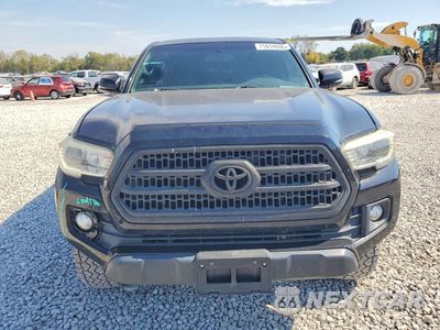 Piąte zdjęcie samochodu w środku: 2017 TOYOTA TACOMA TRD OFF-ROAD VIN:5TFCZ5AN8HX099499 - miniatura