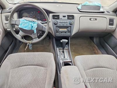 Zdjęcie 8 z 12 samochodu: 2002 HONDA ACCORD SE VIN:1HGCG567X2A091058 - miniatura
