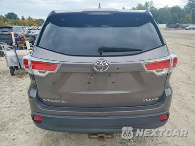 Zdjęcie 6 z 14 samochodu: 2016 TOYOTA HIGHLANDER XLE VIN:5TDJKRFH7GS291572 - miniatura