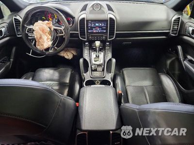 Zdjęcie 8 z 12 samochodu: 2018 PORSCHE CAYENNE VIN:WP1AA2A28JKA05383 - miniatura
