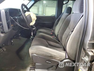 Zdjęcie 7 z 12 samochodu: 2006 CHEVROLET SILVERADO K2500 HEAVY DUTY VIN:1GCHK23DX6F203443 - miniatura