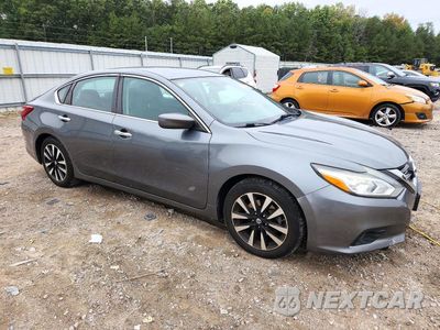 Czwarte zdjęcie samochodu z boku: 2018 NISSAN ALTIMA 2.5 SV VIN:1N4AL3AP1JC208337 - miniatura