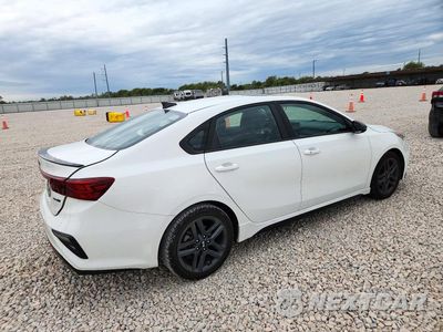 Trzecie zdjęcie samochodu z tyłu: 2021 KIA FORTE GT LINE VIN:3KPF34AD7ME410172 - miniatura