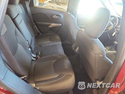 Zdjęcie 10 z 12 samochodu: 2017 JEEP CHEROKEE LATITUDE VIN:1C4PJMCS0HW631517 - miniatura