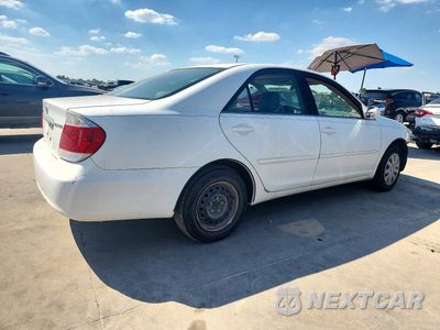Trzecie zdjęcie samochodu z tyłu: 2005 TOYOTA CAMRY LE VIN:4T1BE32K75U404371 - miniatura